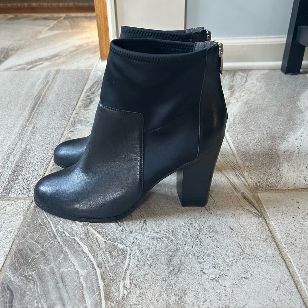 NWOB Adrienne Vittadini Ratti Black Leather Block Heel Ankle Boots, Size 10M